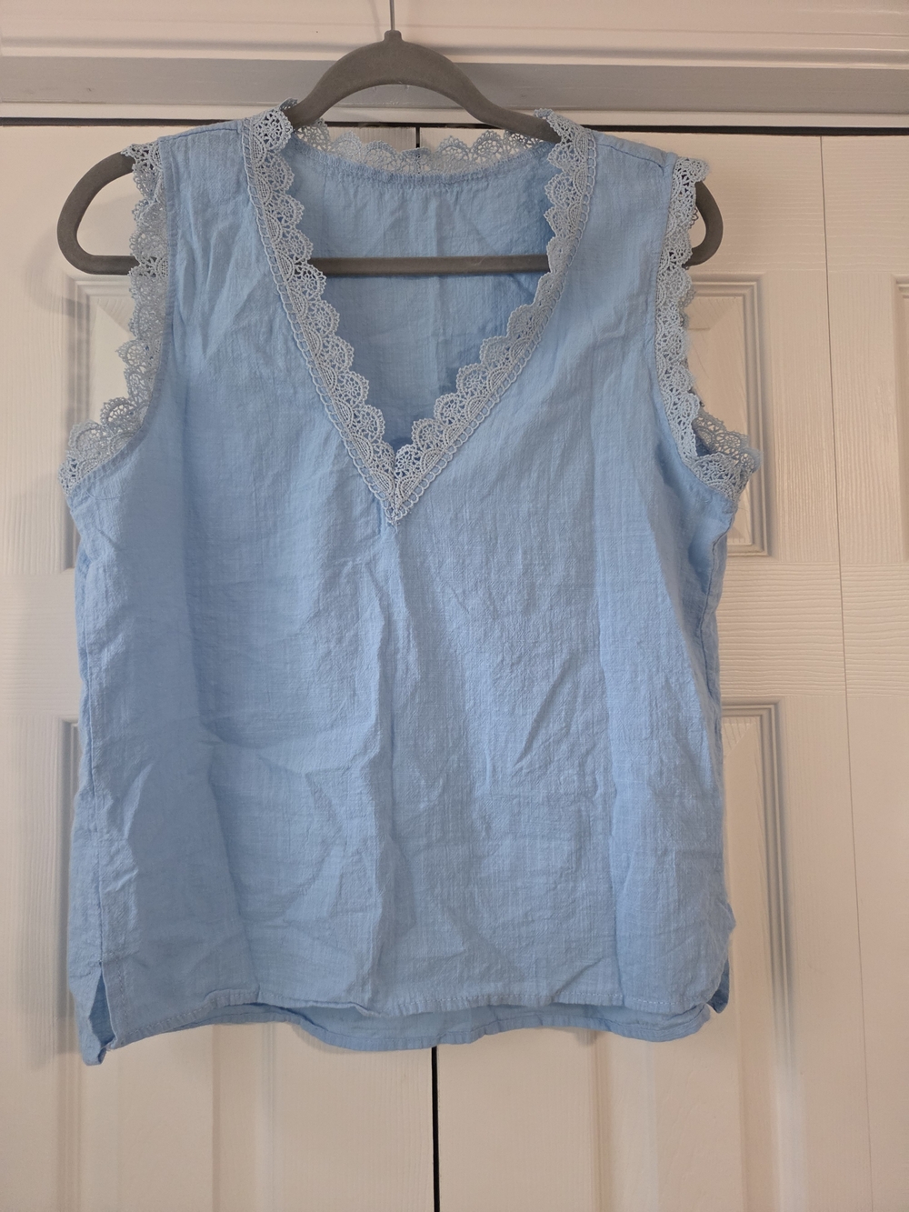Blue Lace-Trim Linen V-Neck Sleeveless Top